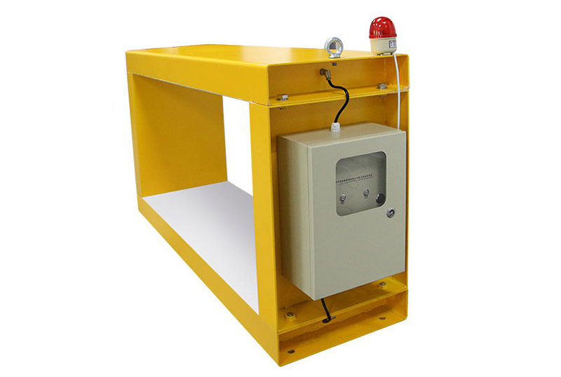 Tunnel metal detector for wood and lumber industrial
